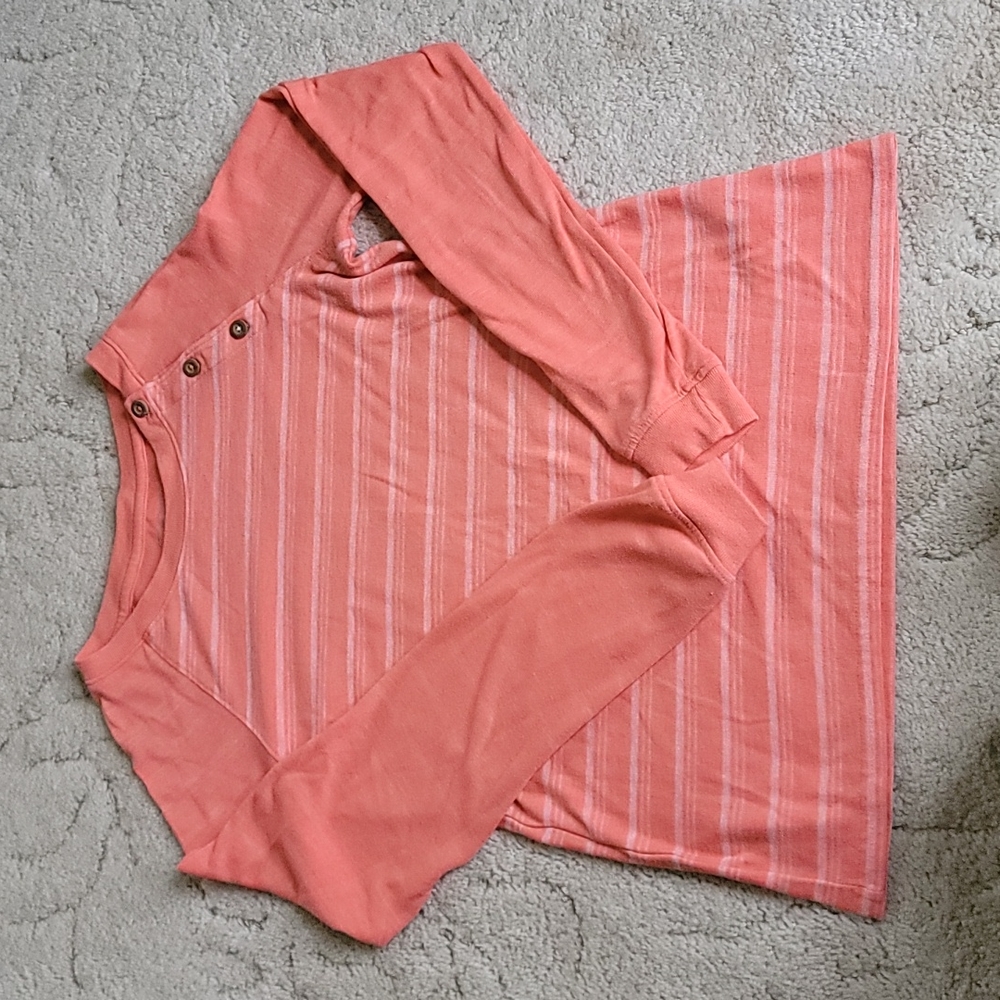 Super cute North Face long sleeved shirt